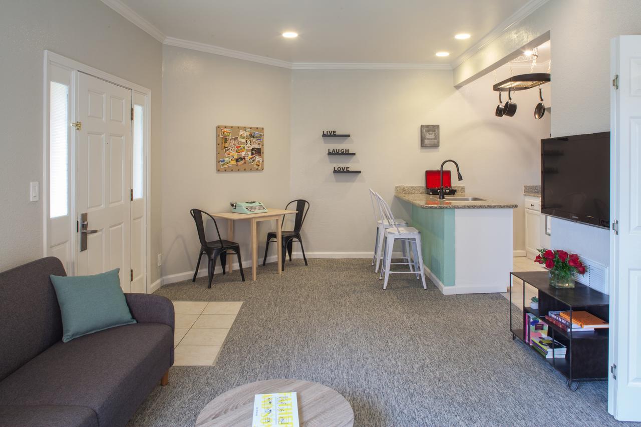 Cloverleaf Suites Baton Rouge Esterno foto
