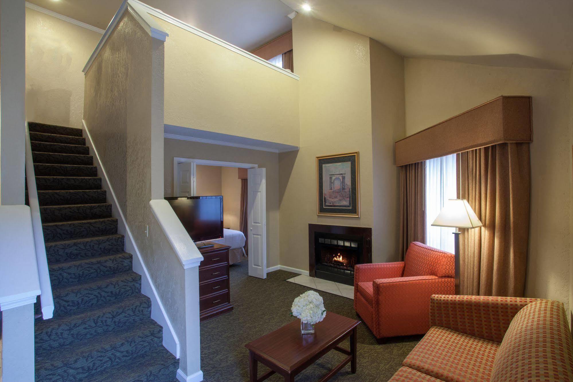 Cloverleaf Suites Baton Rouge Esterno foto