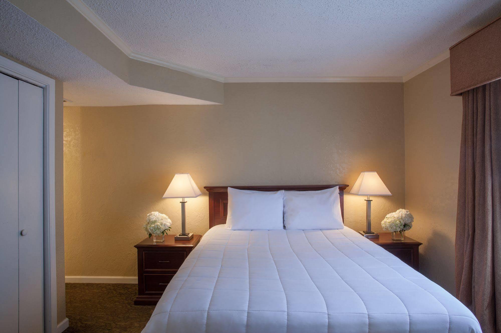 Cloverleaf Suites Baton Rouge Esterno foto