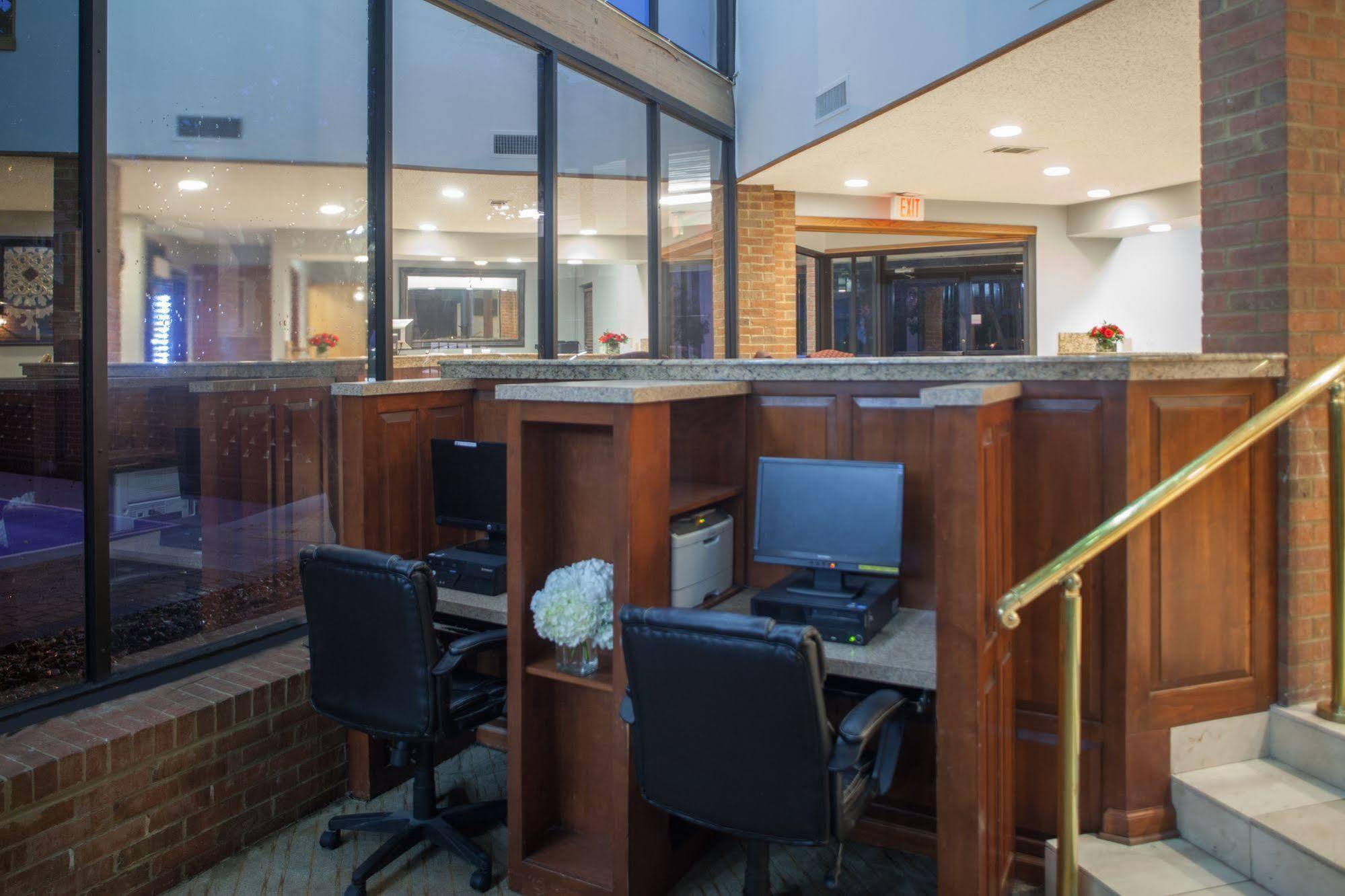 Cloverleaf Suites Baton Rouge Esterno foto