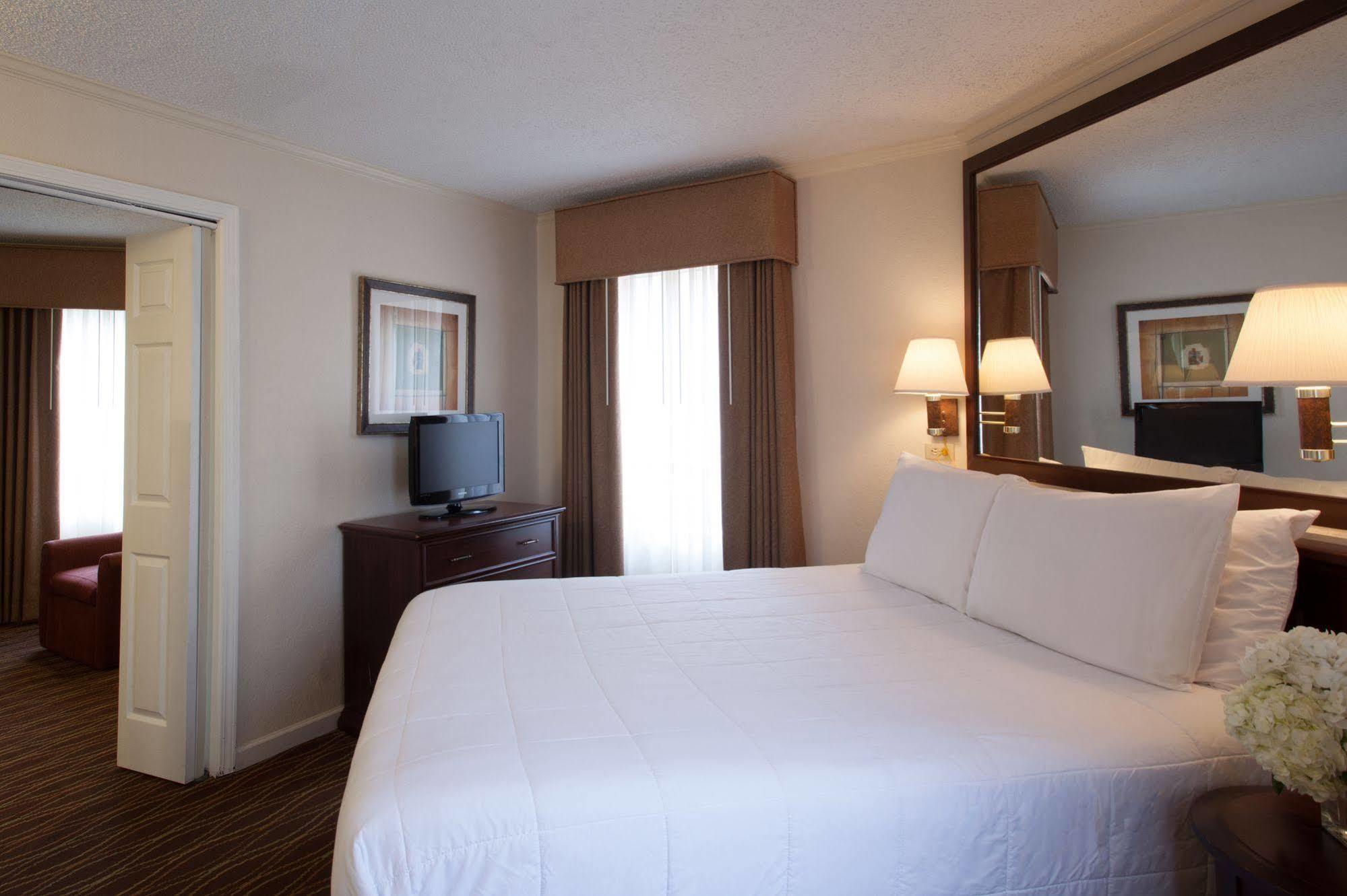Cloverleaf Suites Baton Rouge Esterno foto