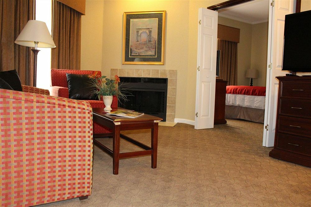 Cloverleaf Suites Baton Rouge Esterno foto
