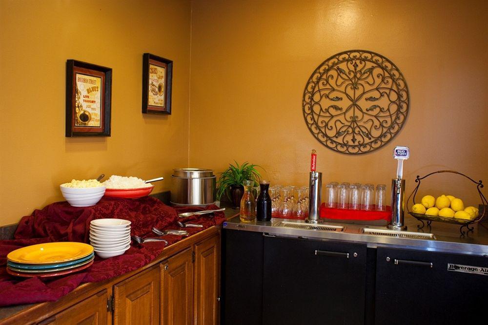 Cloverleaf Suites Baton Rouge Esterno foto